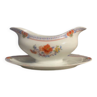 Porcelain sauce boat