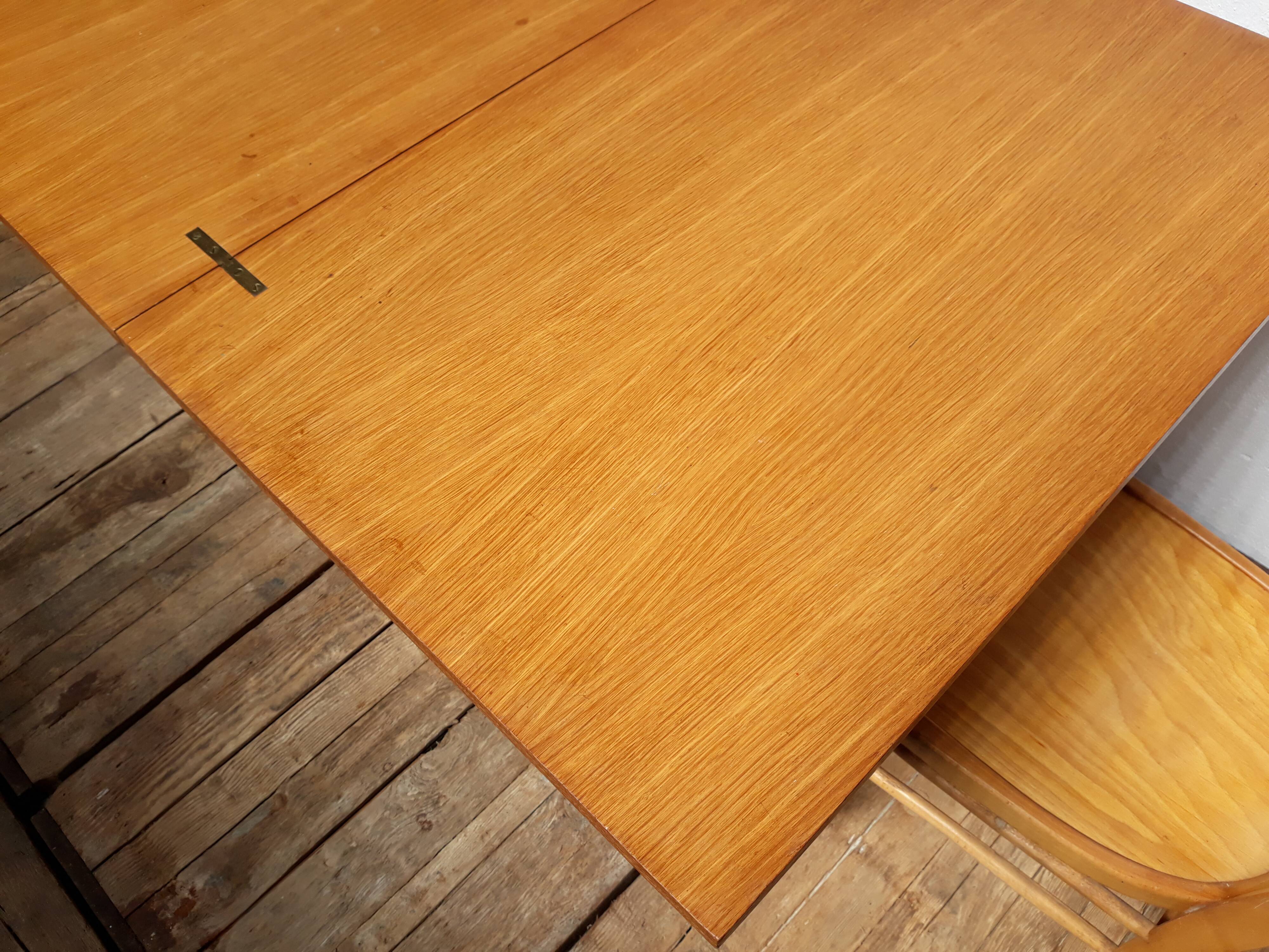 Table portefeuille vintage