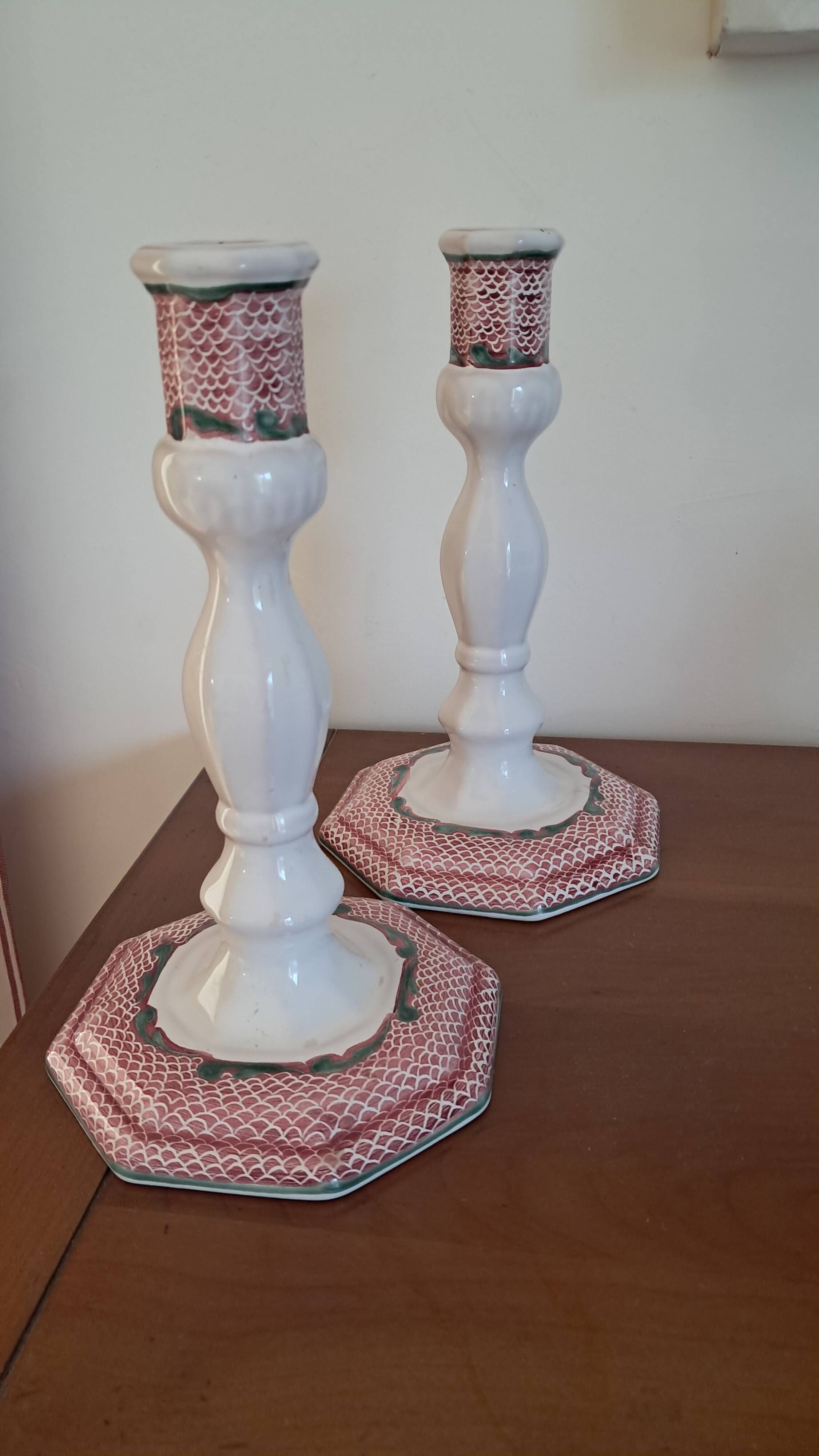 Pair of earthenware candlesticks Moustiers – Atelier Ségriès (hand-painted)