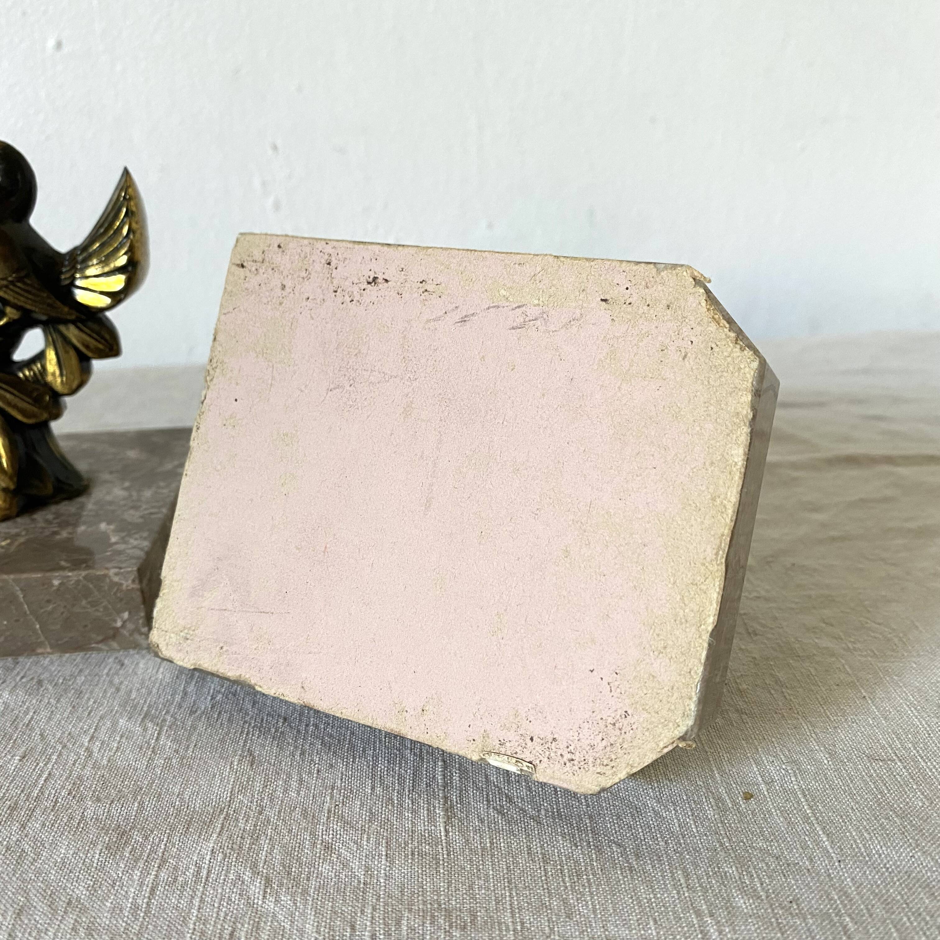 Pair of pigeon bookends