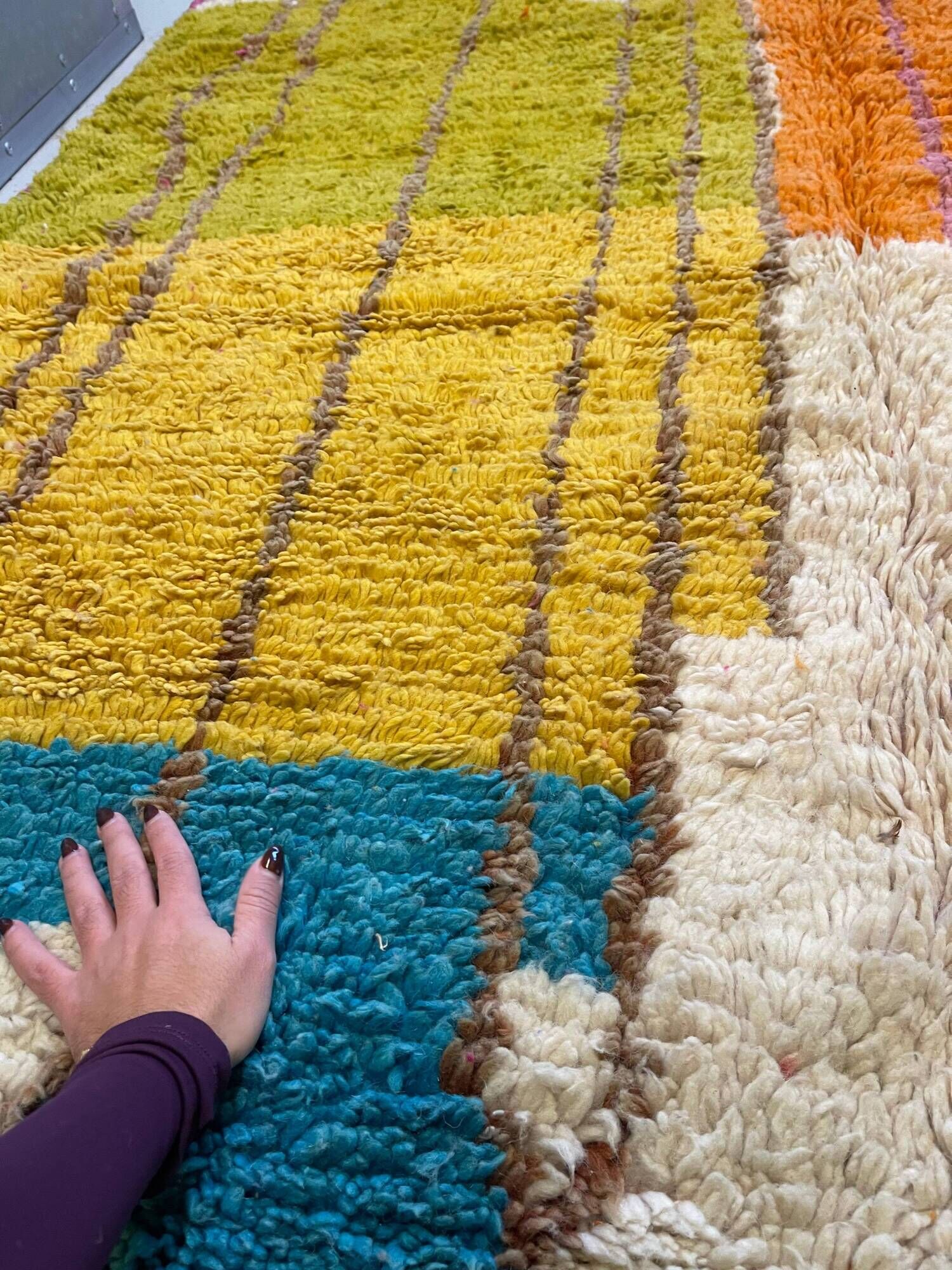 Multicoloured handmade wool Berber rug – 162 × 257 cm