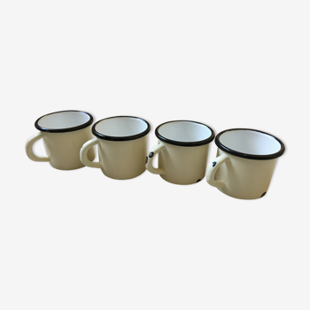 Lot de 4 mugs en tôle émaillée