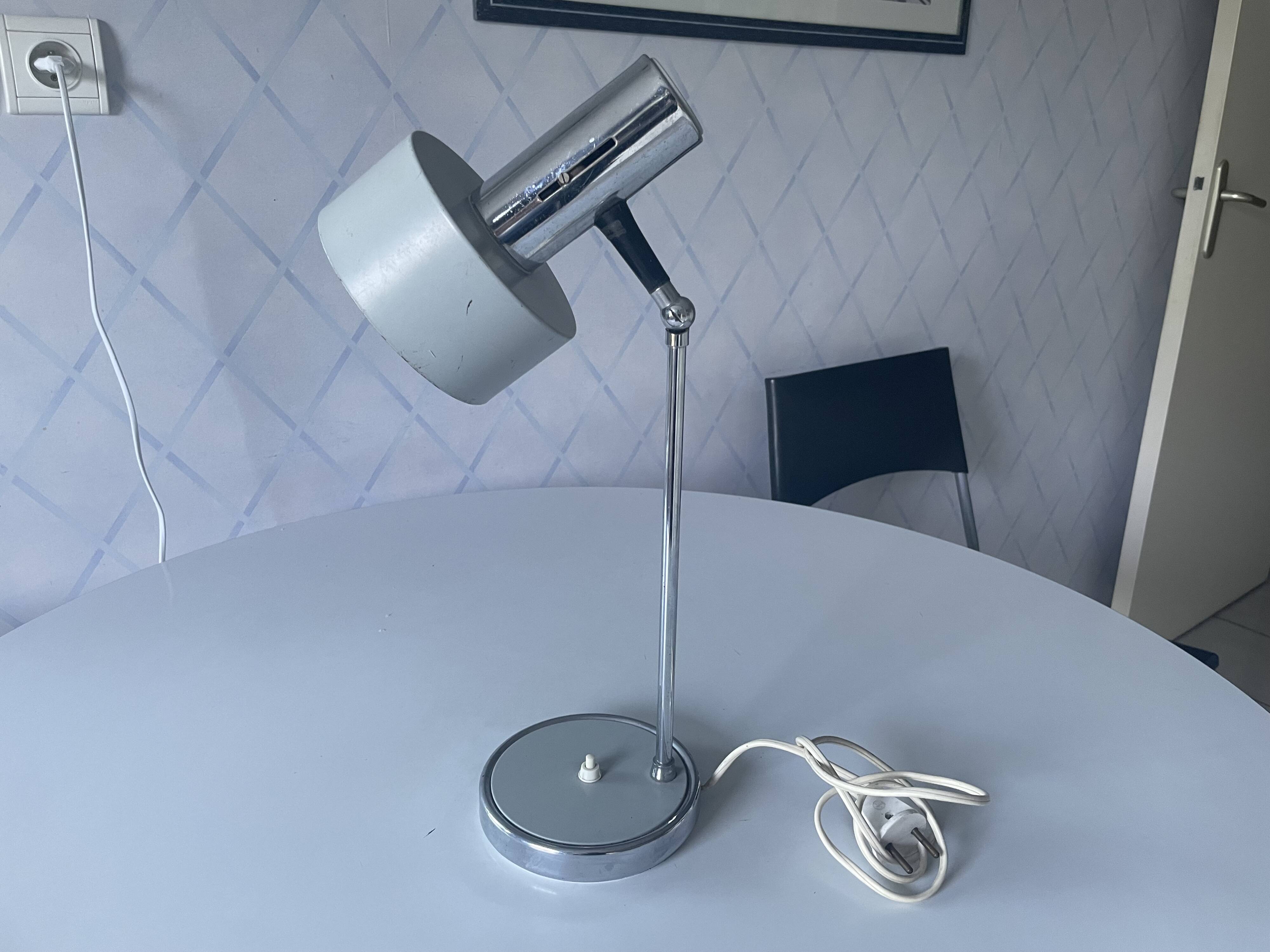 Workshop lamp