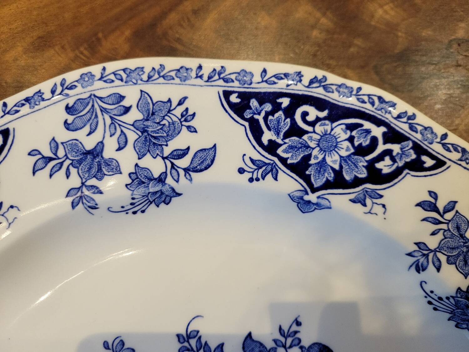 Blue dish in gien