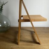 FOLDING CHAIR