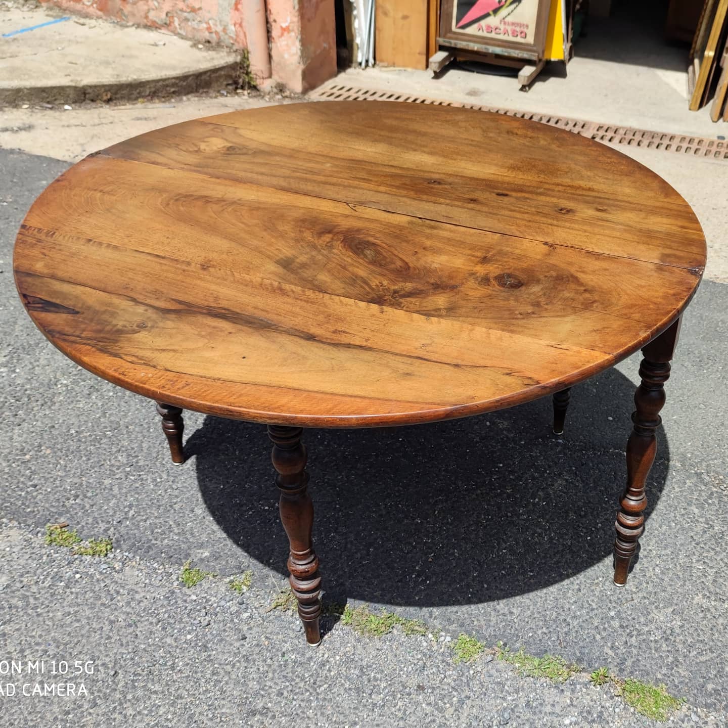 Half-moon console table in solid walnut