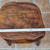 Low tripod stool in solid wood, design by Henri Bataille, 35 cm