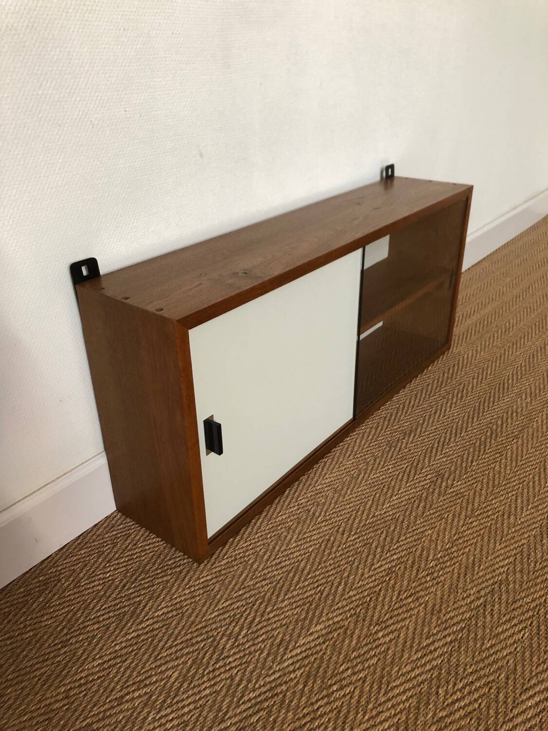 Shelf / display case