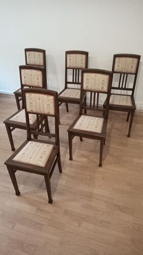 Six chaises en chêne