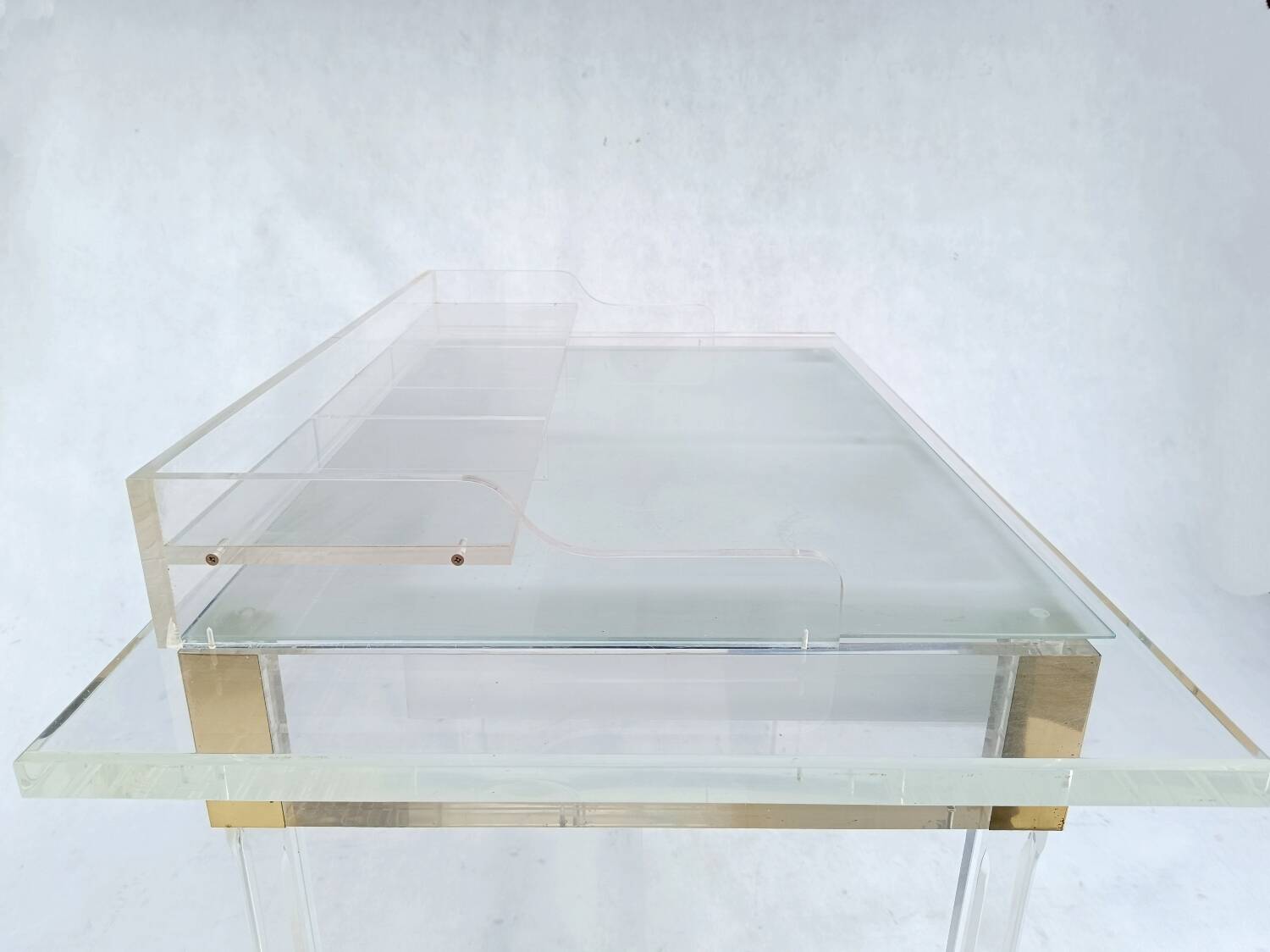 Bureau en verre acrylique et laiton par Charles Hollis Jones