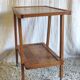 Table d'appoint moderniste en bois massif - années 50/60