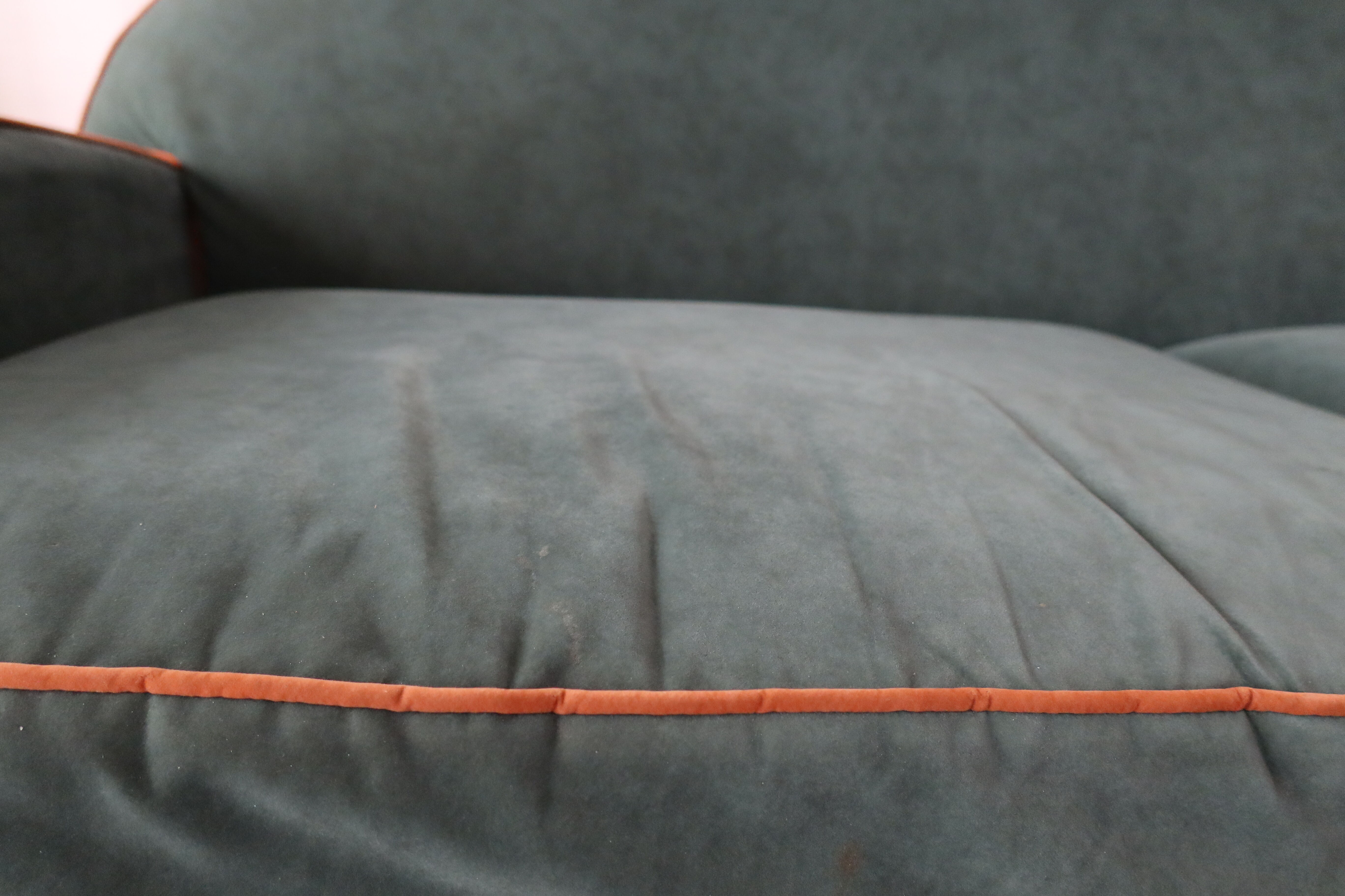 Velvet club sofa - 4 seats - damaged