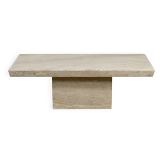 Table basse minimaliste géométrique en travertin italien des années 1970. Style vintage et moderne.