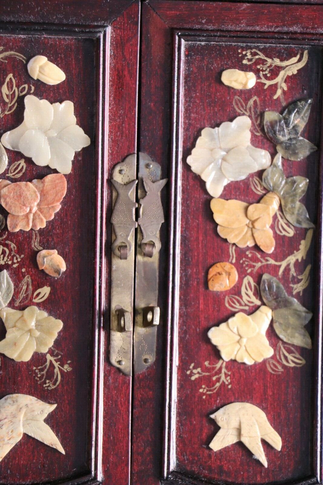 Chinese jewelry box in carved wood and inlaid stones 19th