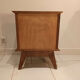 Chevet table de nuit vintage pieds compas et marquetteries bois massif