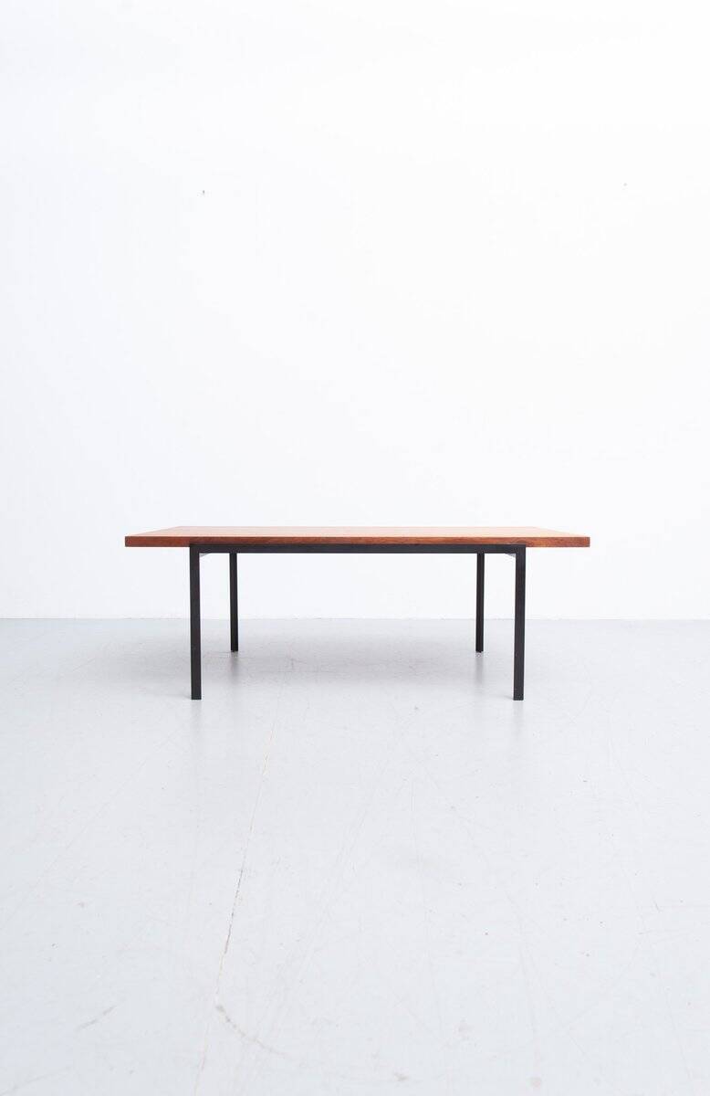 Table basse T-Angel en teck par Florence Knoll pour Knoll Inc. / Knoll International, années 1950.