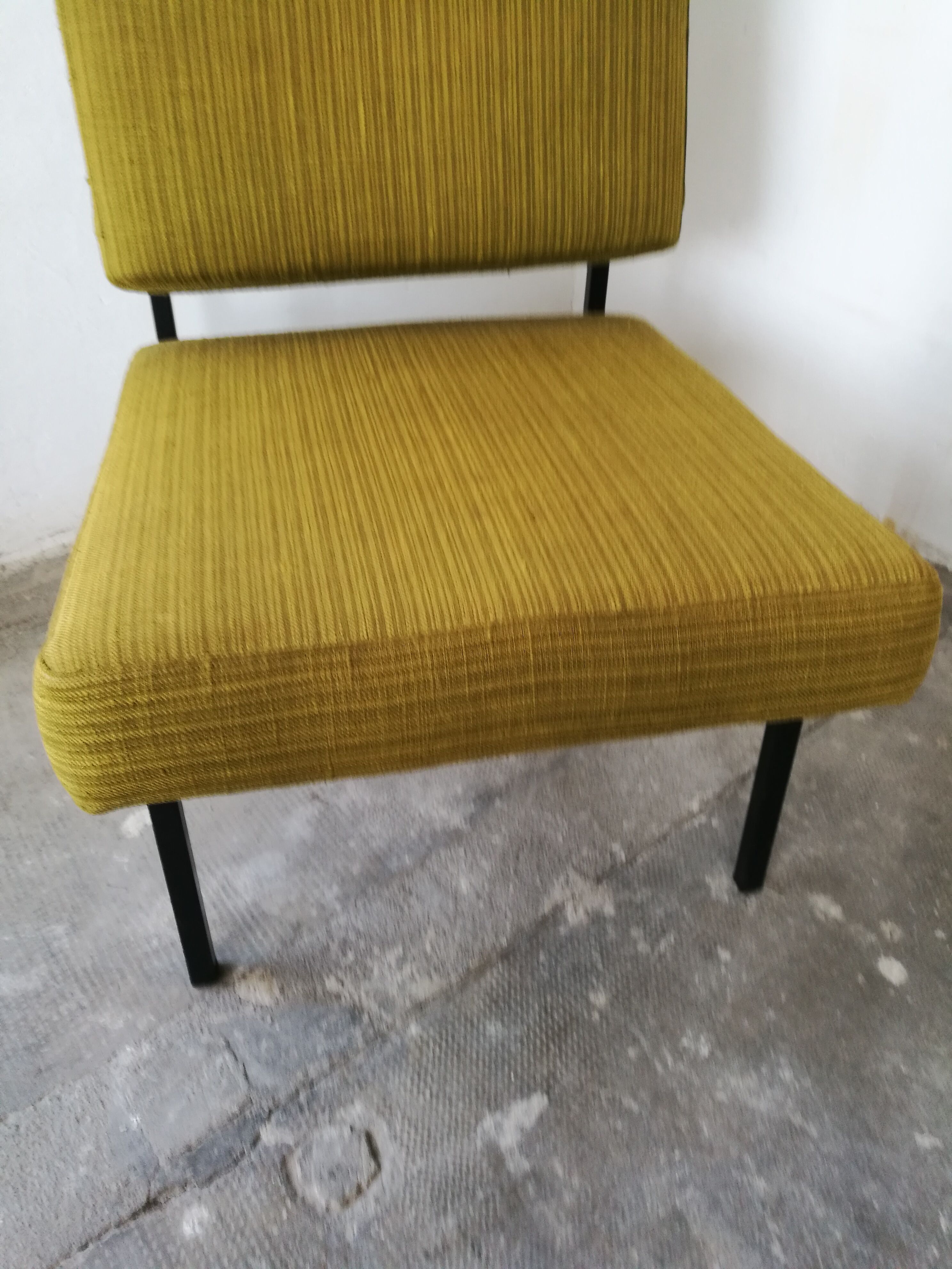 pair of André Simard armchairs for Airborne