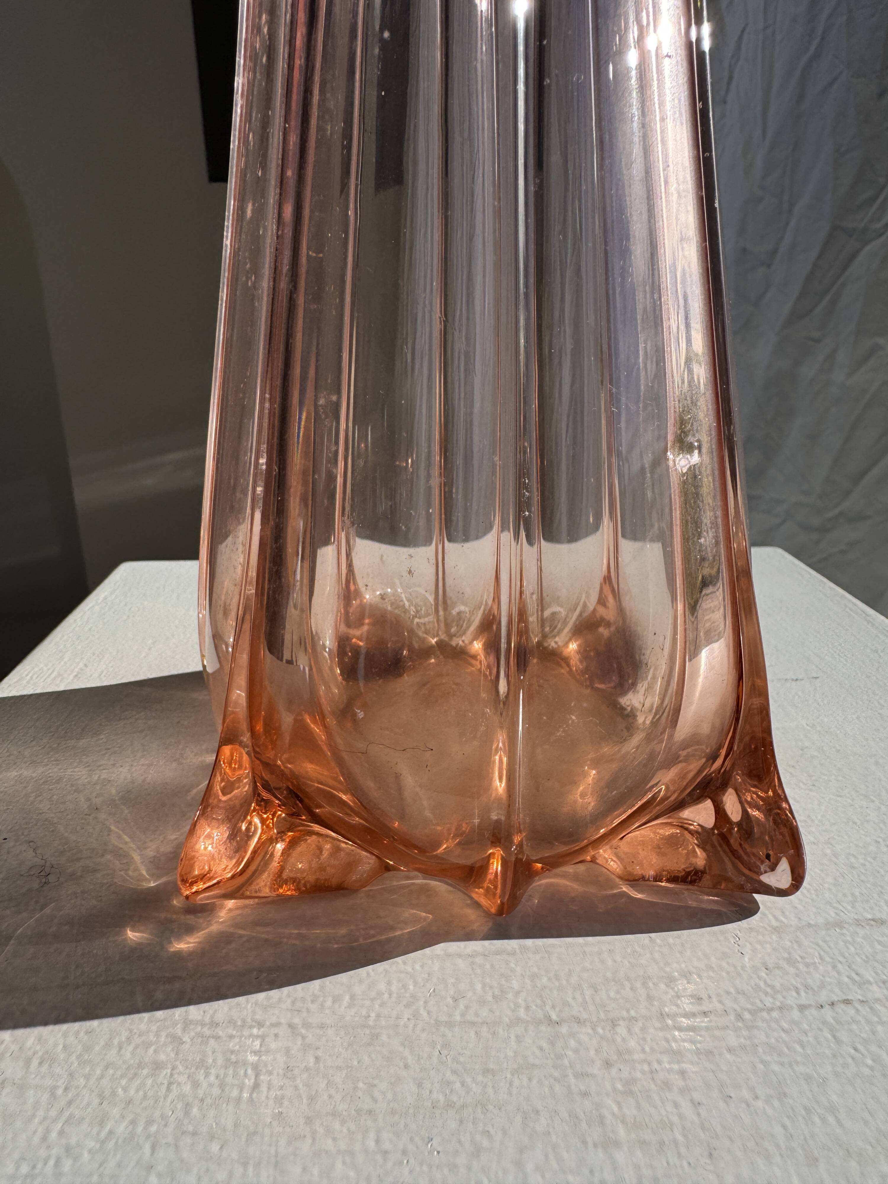 Large pink glass bud vase, H37 D18A