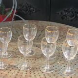 Lot consisting of 8 Arc France wine glasses, 5 large and 2 medium, transparent glass and gold edging