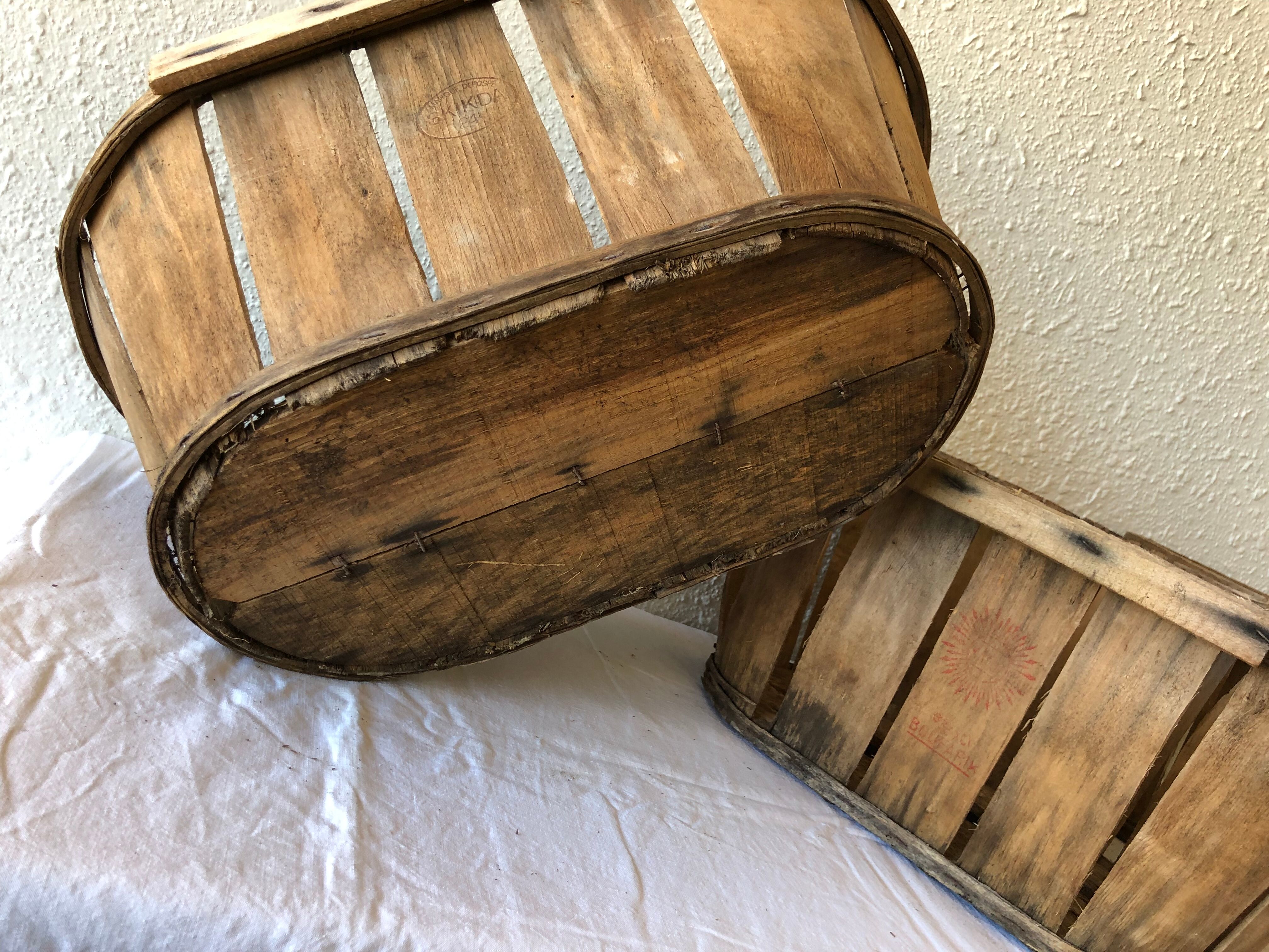 Series of 3 old fruit cups