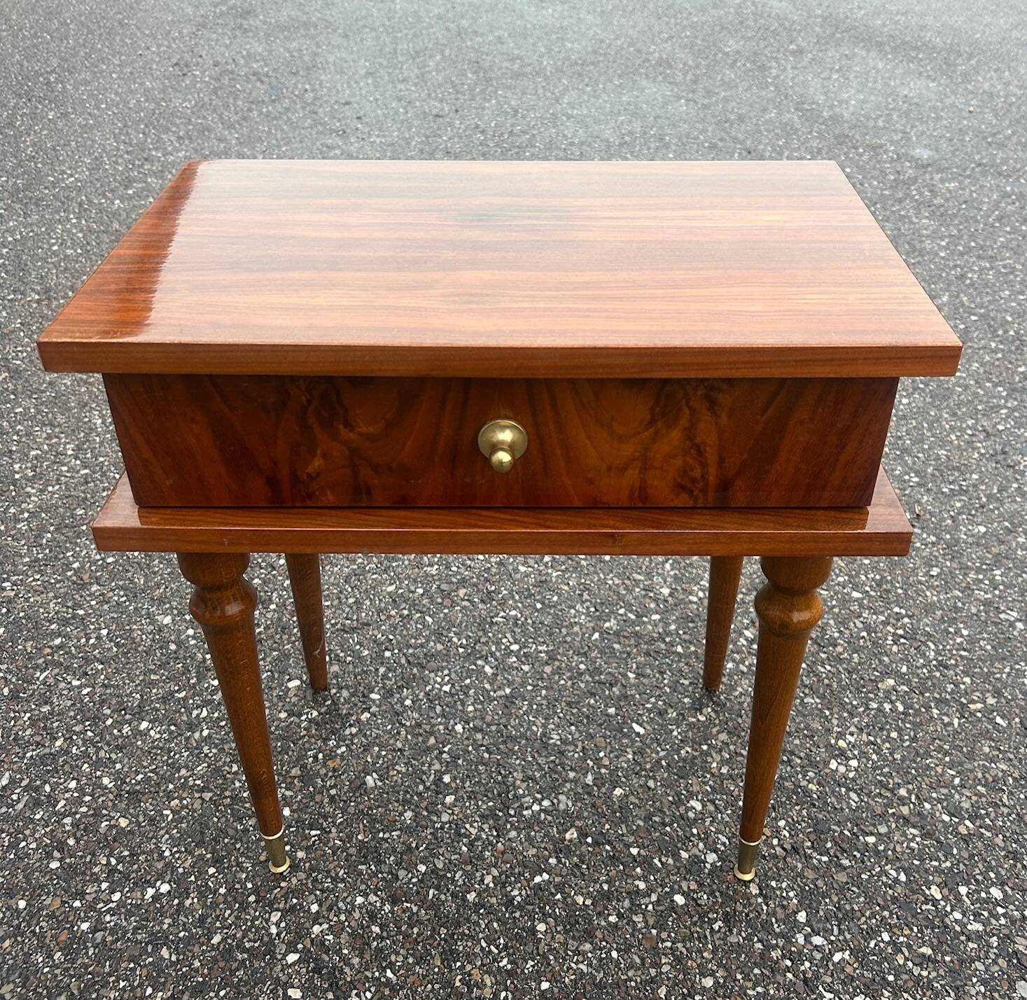 Paire de tables de chevets 1950