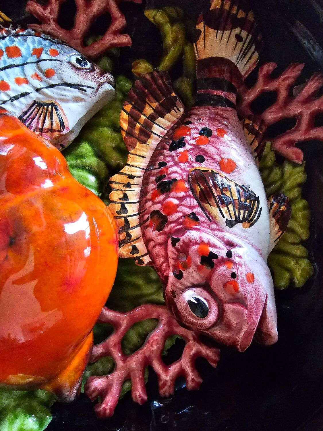 Vallauris pan in majolica slip