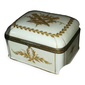 Signed decorated porcelain box