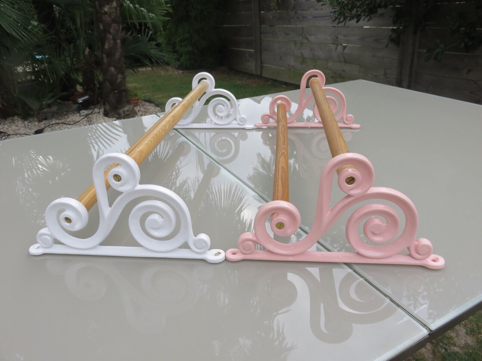 Old towel rack art deco in pink enamelled cast iron