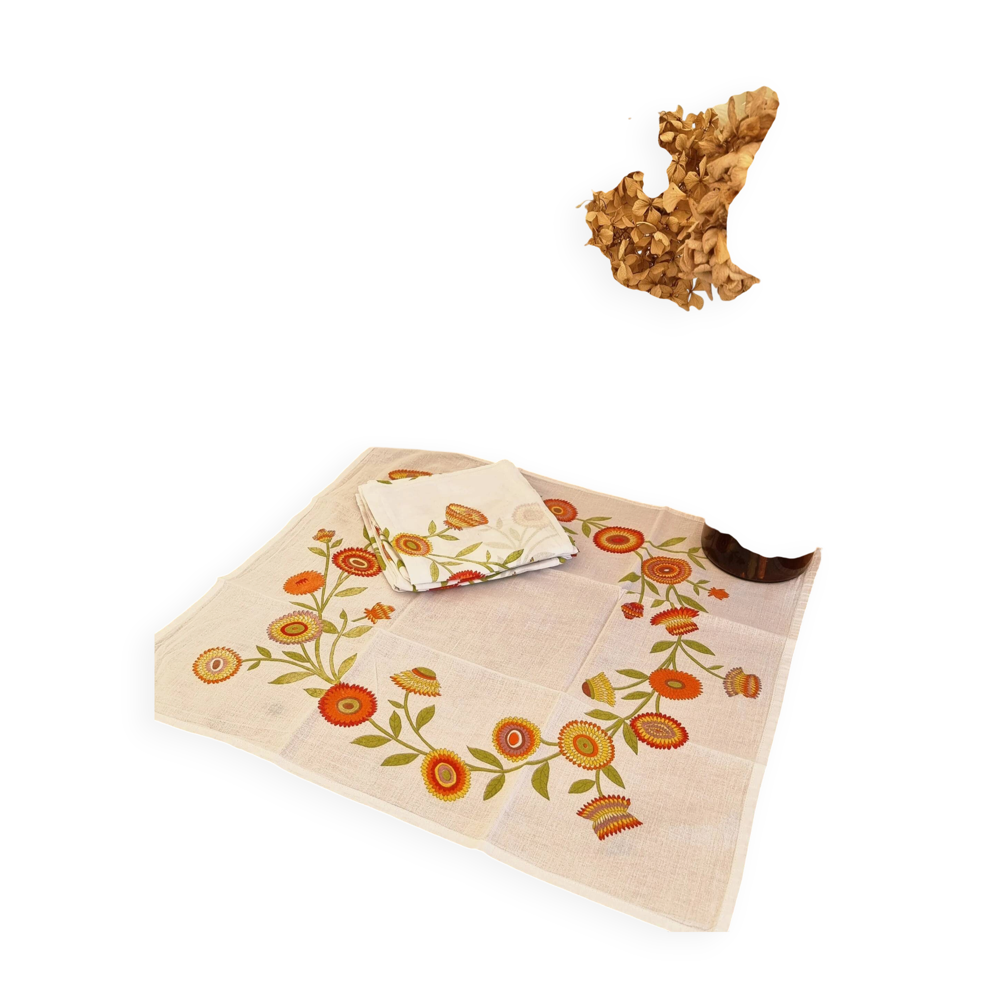 6 vintage table napkins with pop flowers from the 70s.