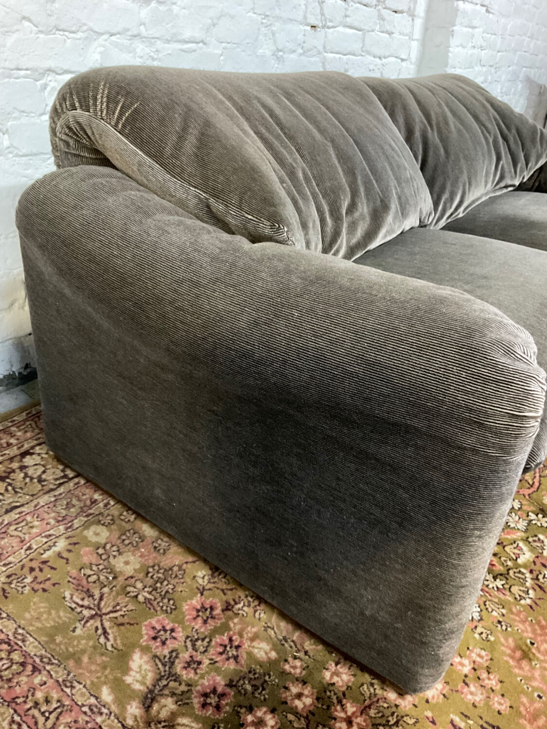 Maralunga sofa by Vico Magistretti