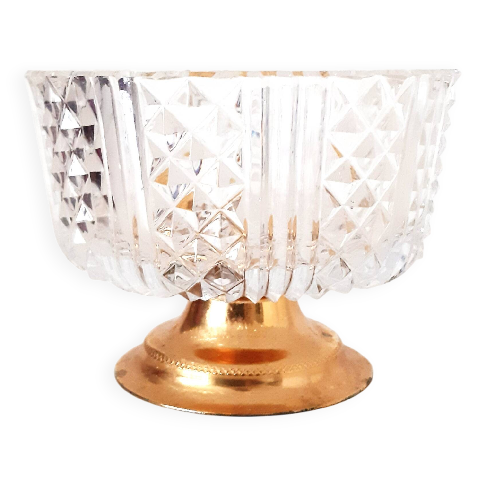 Chiseled crystal bowl with gilded metal base