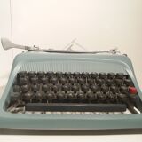 Machine à écrire Olivetti Studio 44