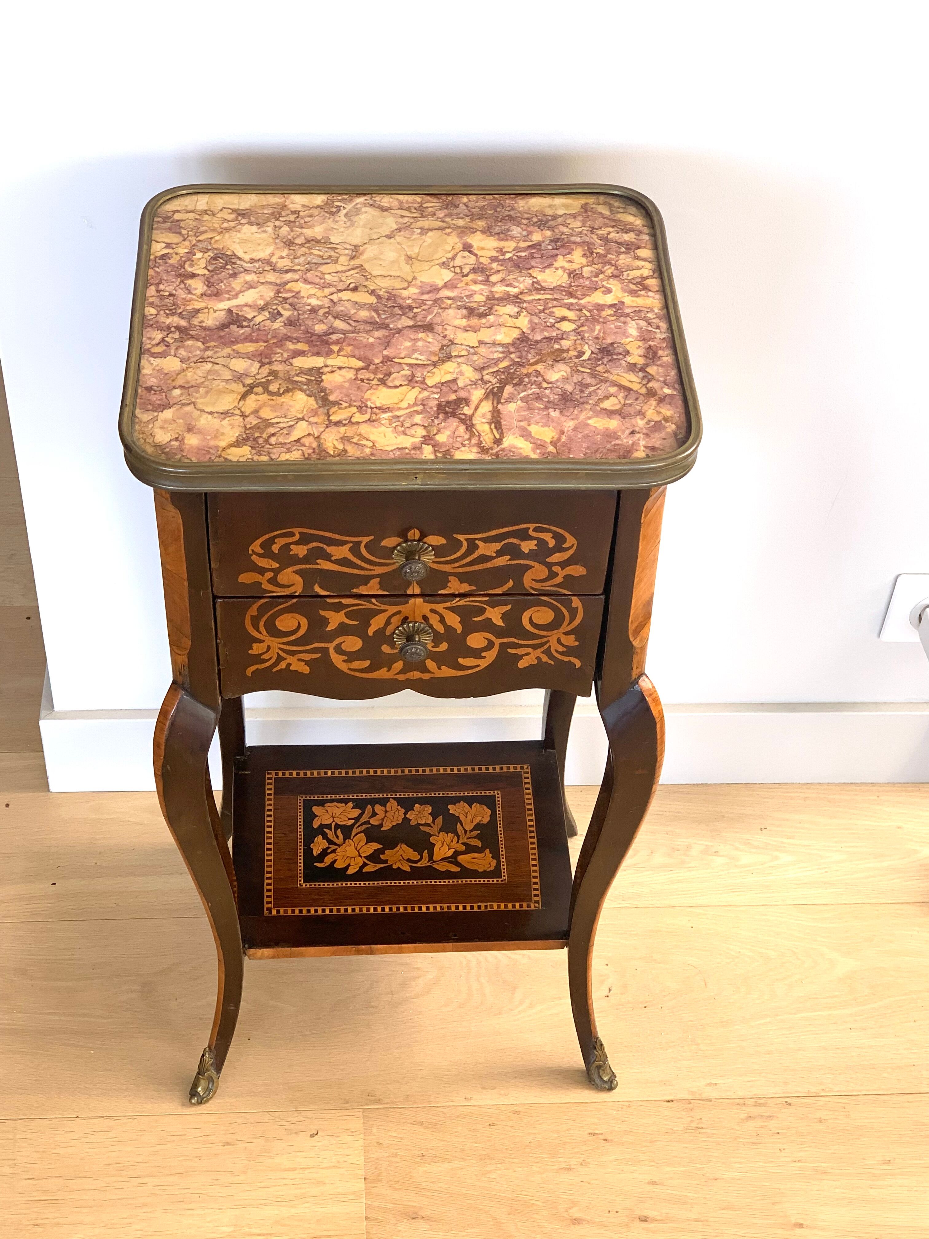 Chevet en marqueterie et marbre 18ème siècle
