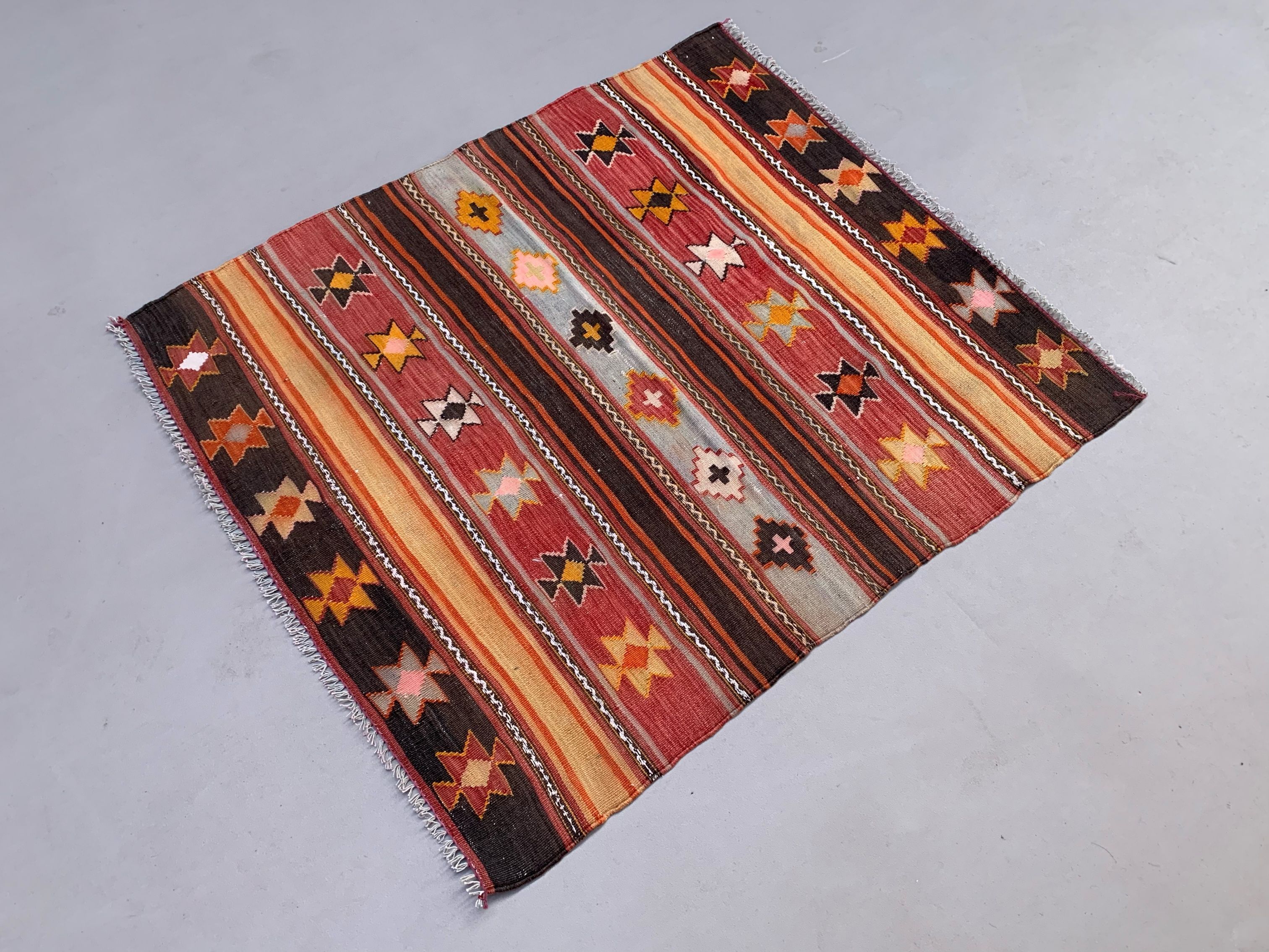 Medium Vintage Turkish Kilim Rug 110x97 cm Wool Kelim, Square