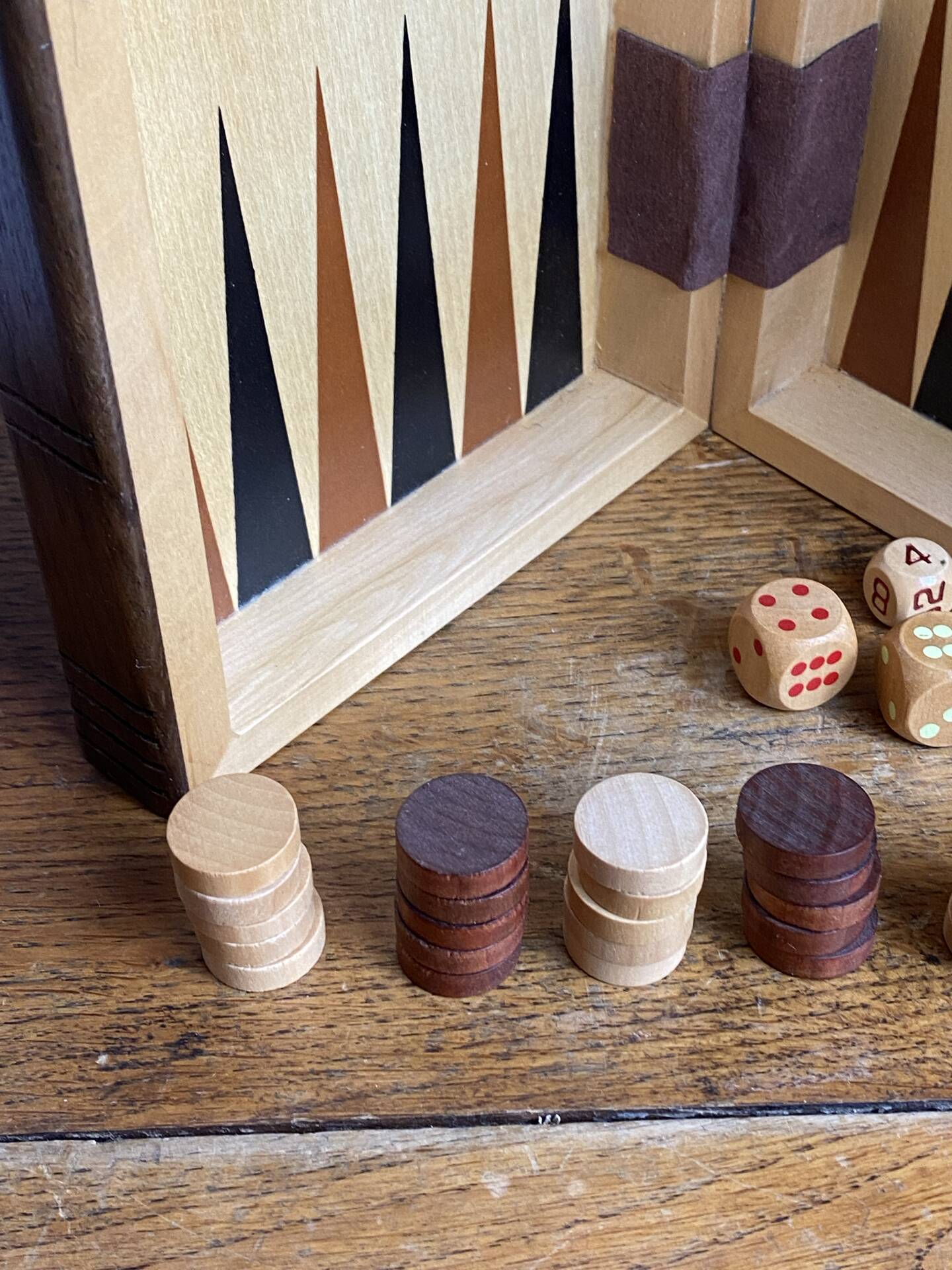 Jeu de backgammon en bois 