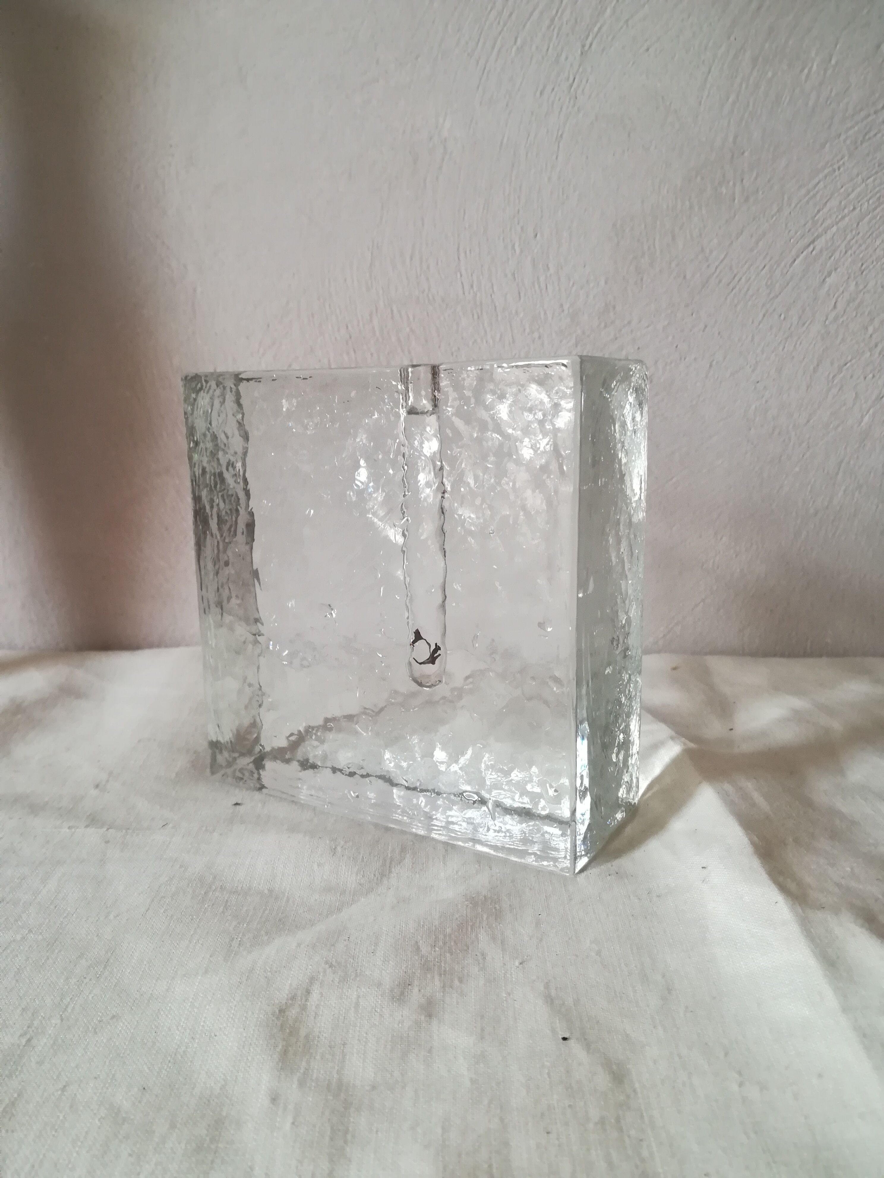 Soliflore in glass pavement