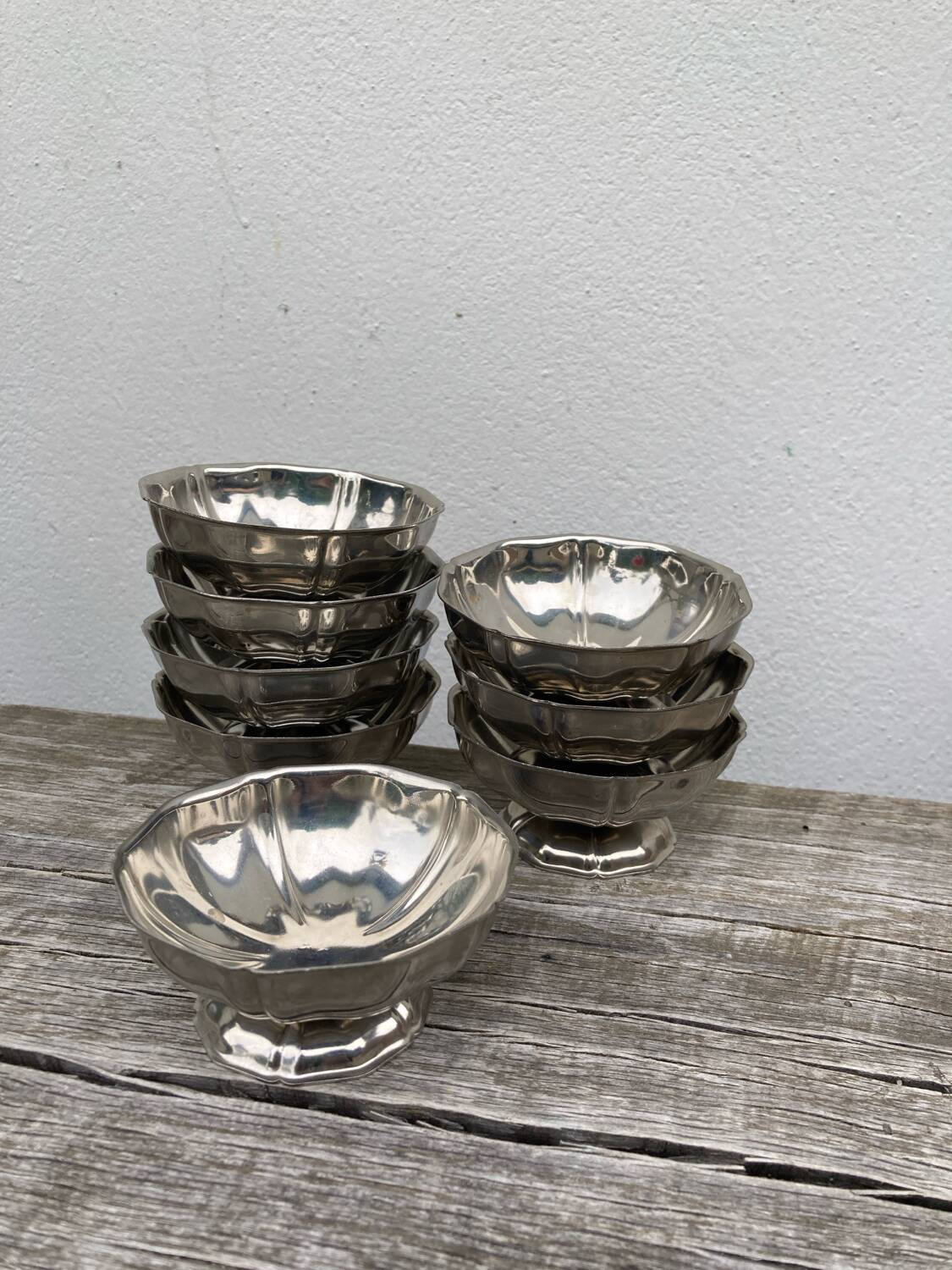 8 stainless steel bowls from the 1970s