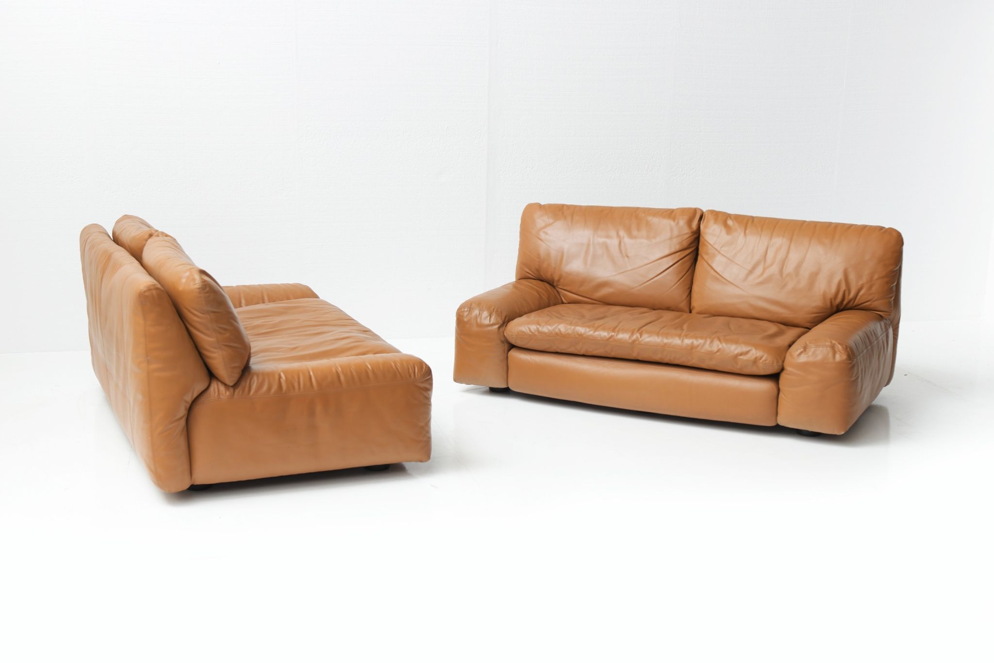 Canapés en cuir cognac Bengodi design Cini Boeri pour Arflex Italie