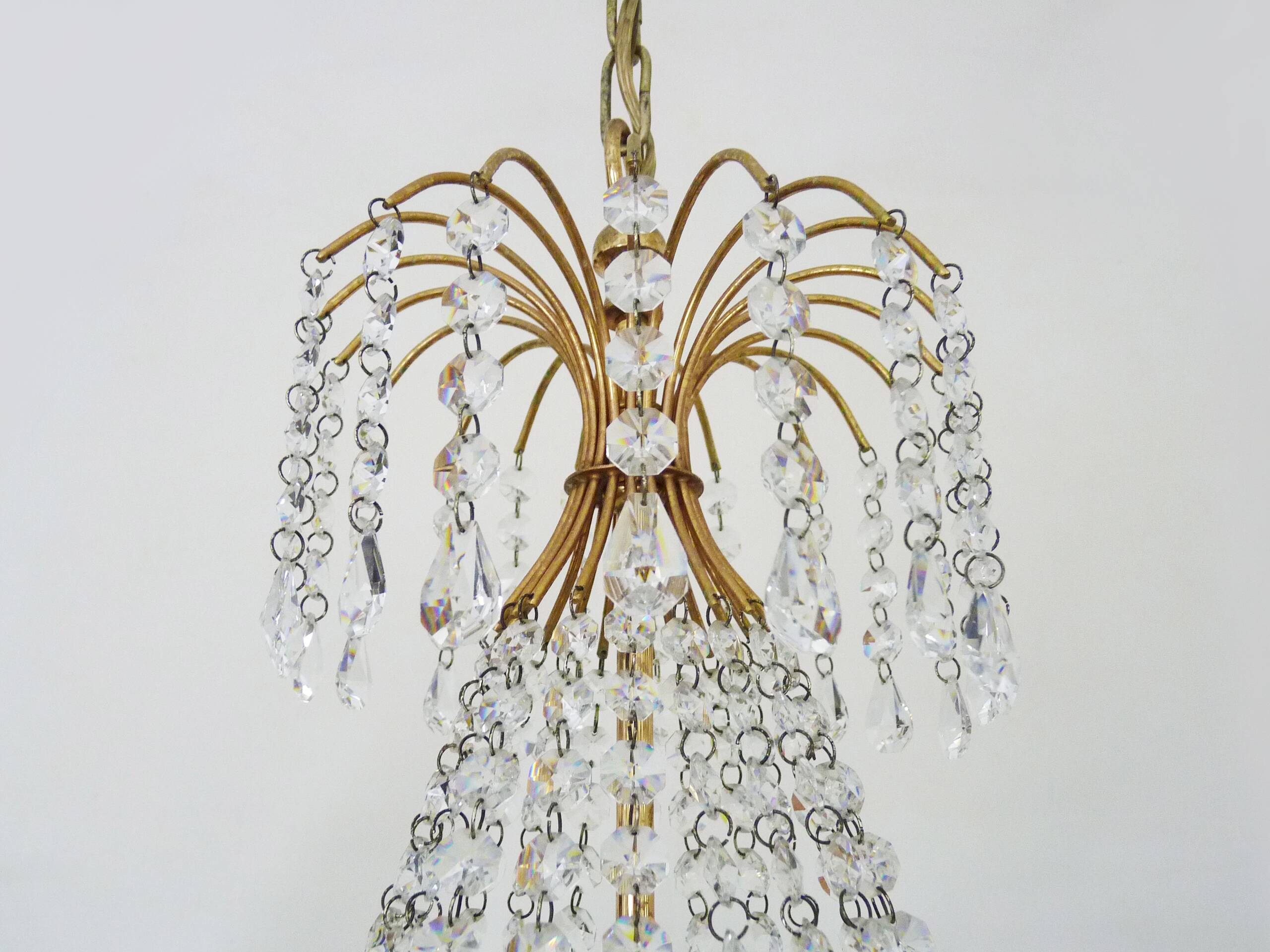 Large and antique chandelier, brass crown ceiling light, 7 tiers, 6 lights