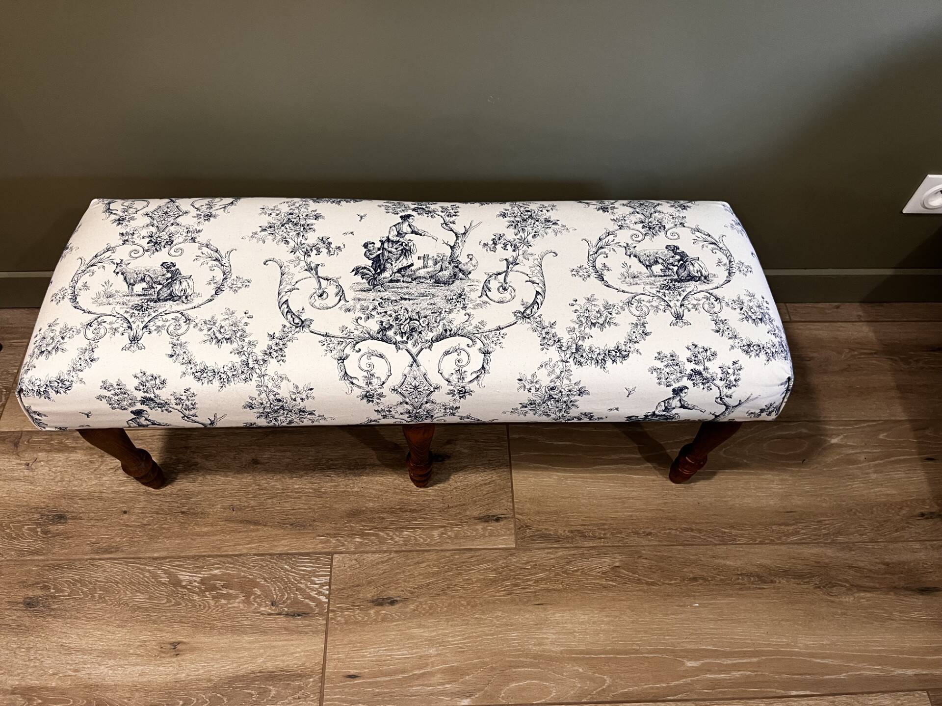 Upholstered bench