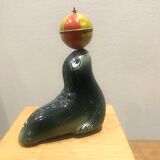Lehmann friction sea lion toy