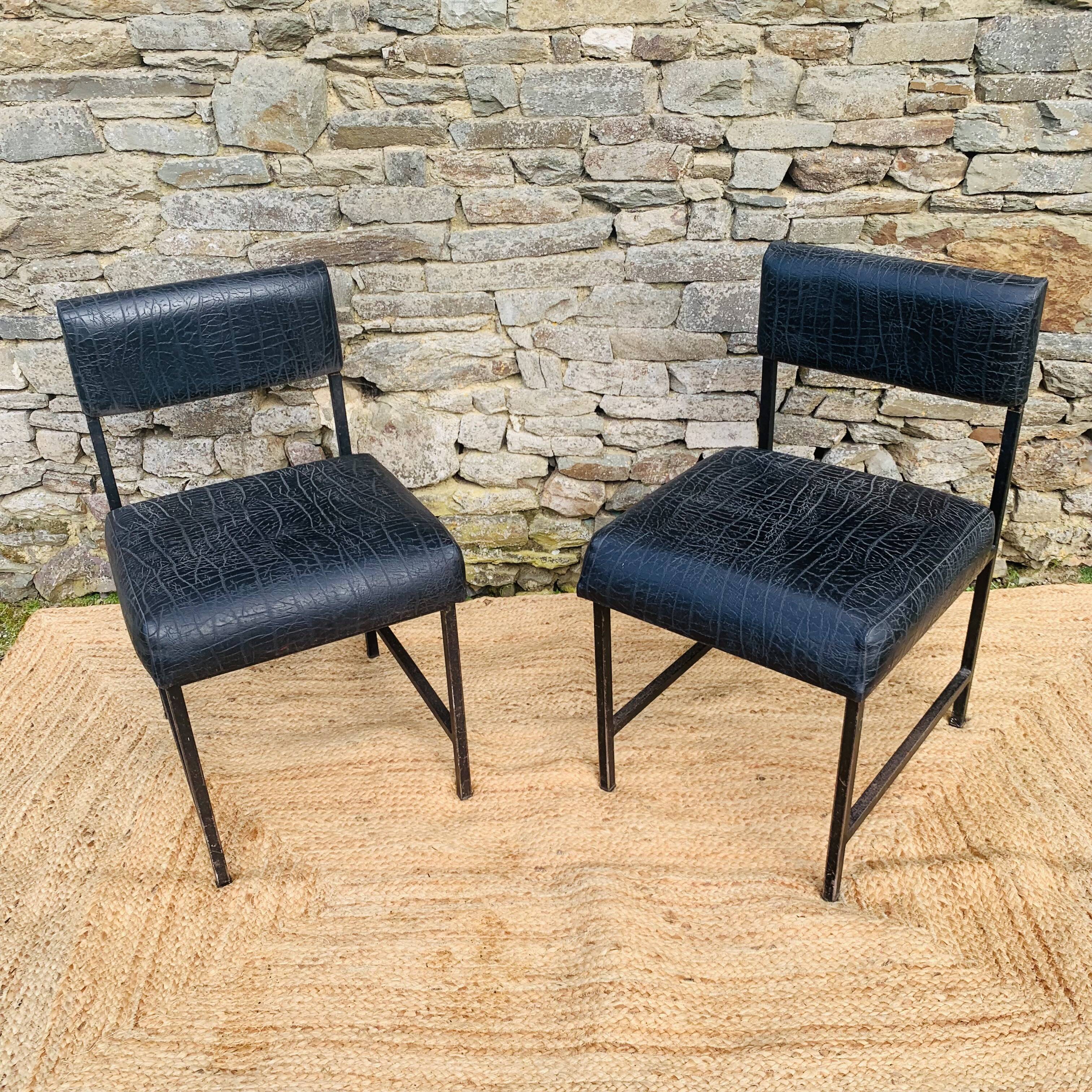 Ensemble de 4 chauffeuses modernistes