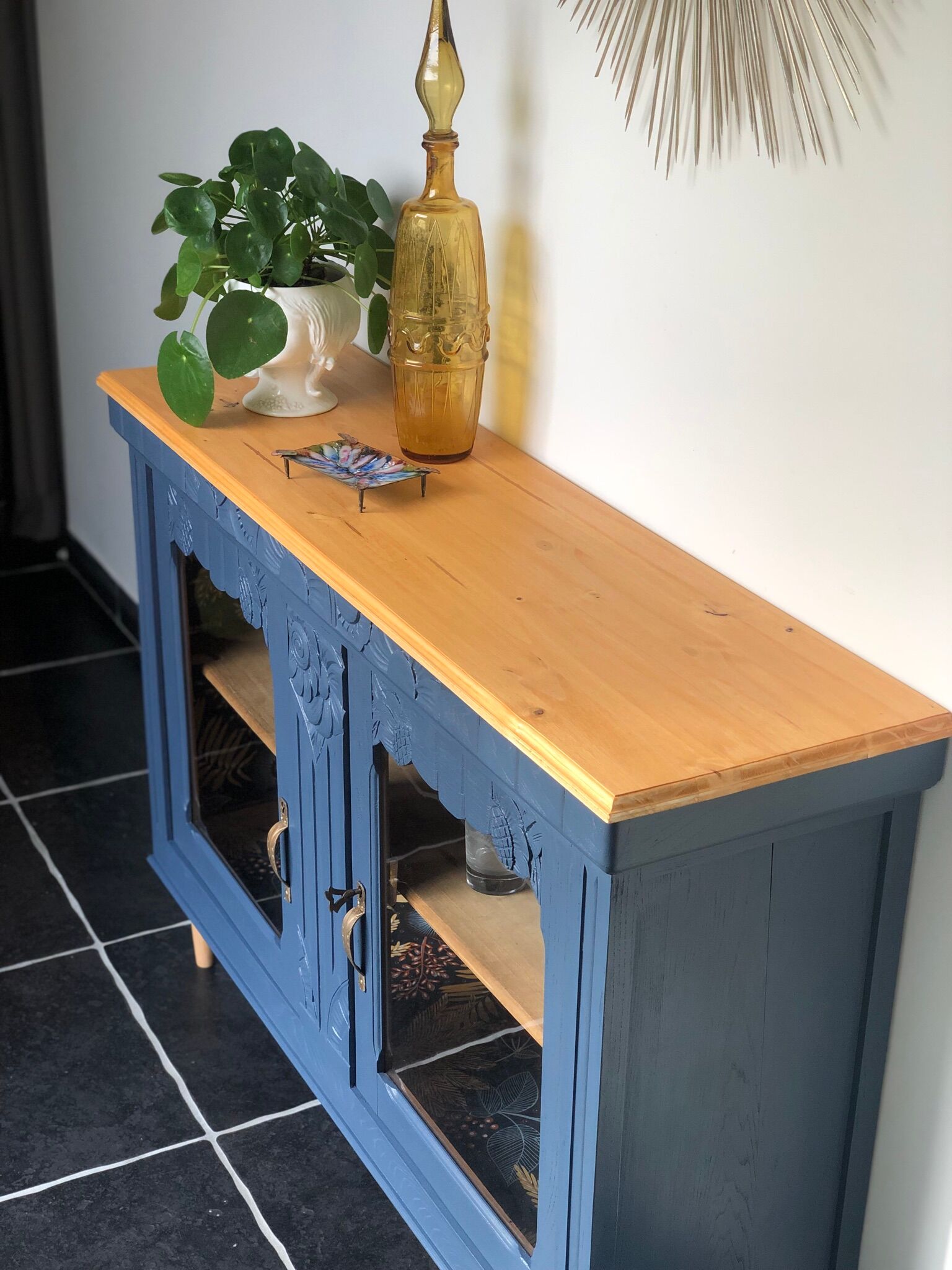 Art Deco window furniture gray blue