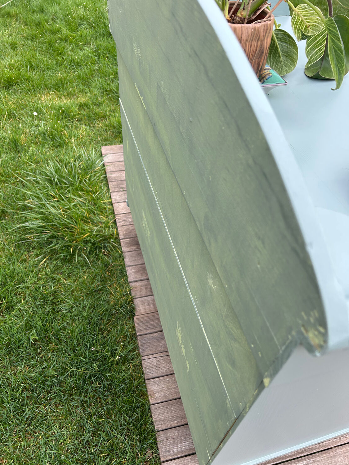 Vintage 4-drawer chest in sage green pine.