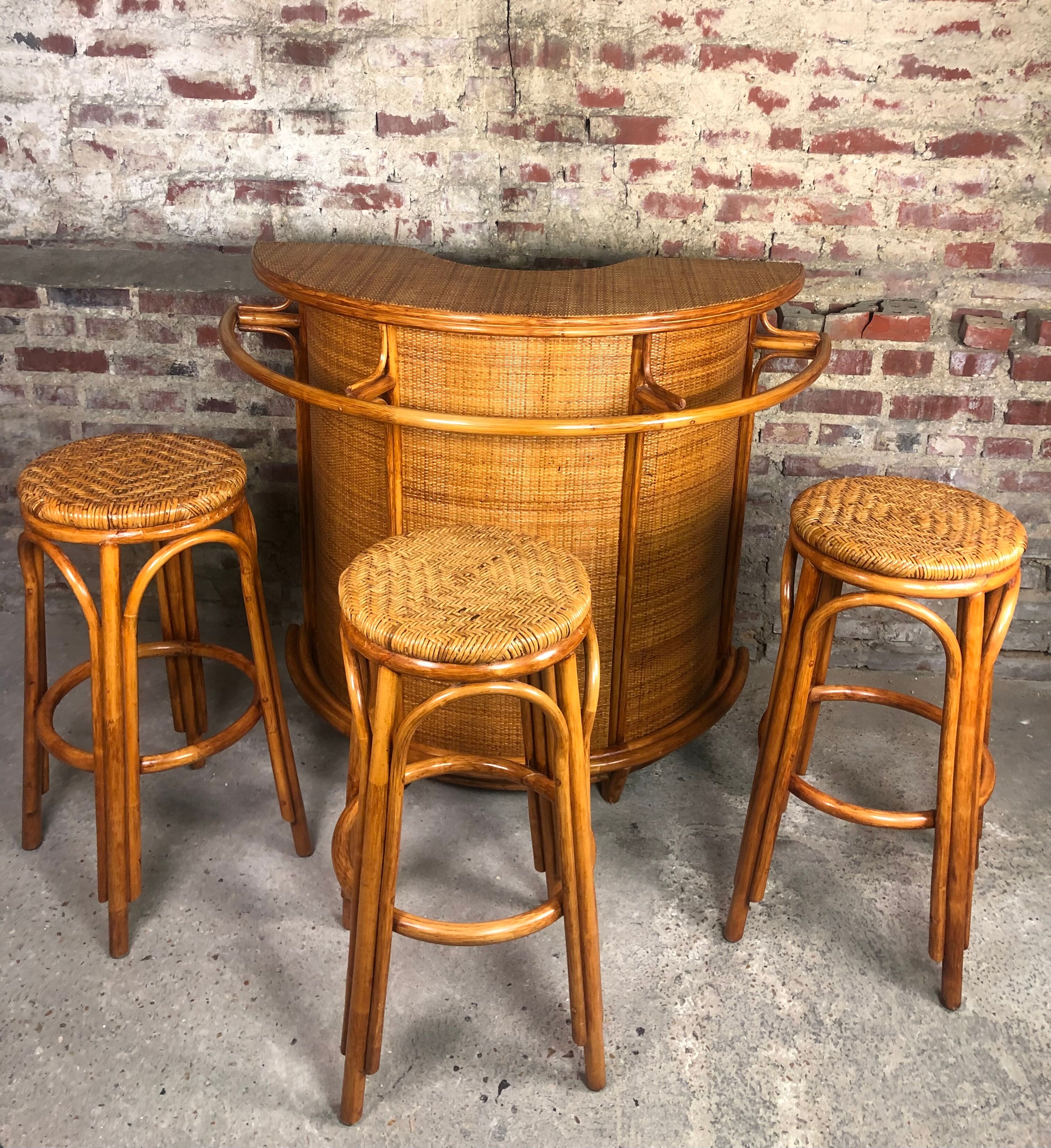 Bar and its 3 vintage stools in rattan and bamboo 1960'S