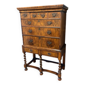 Commode ancienne en ronce de noyer du XVIIIe siècle
