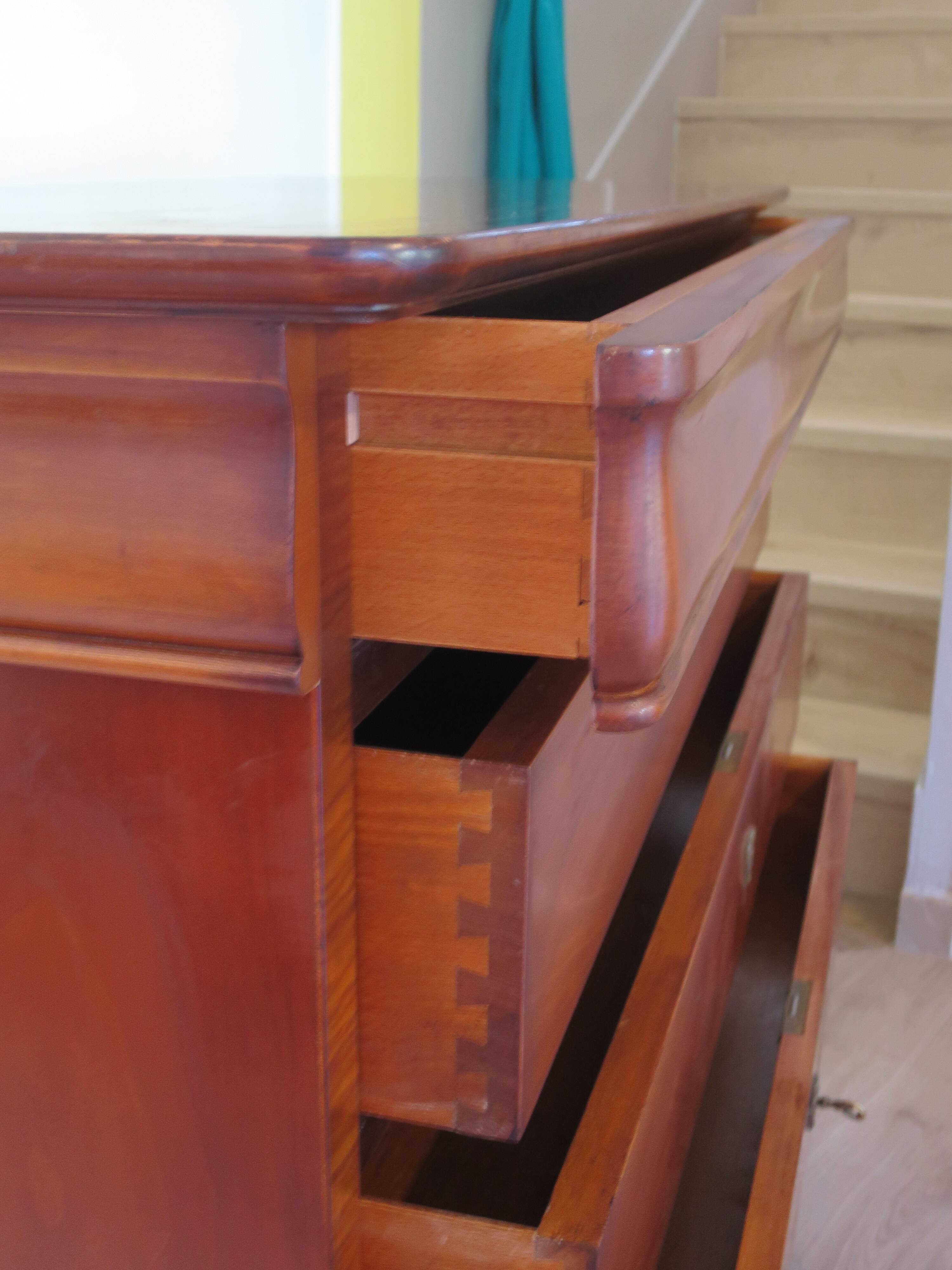 Beautiful Louis Philippe chest of drawers with 4 drawers - 3 locks - in cherry wood - 1980s