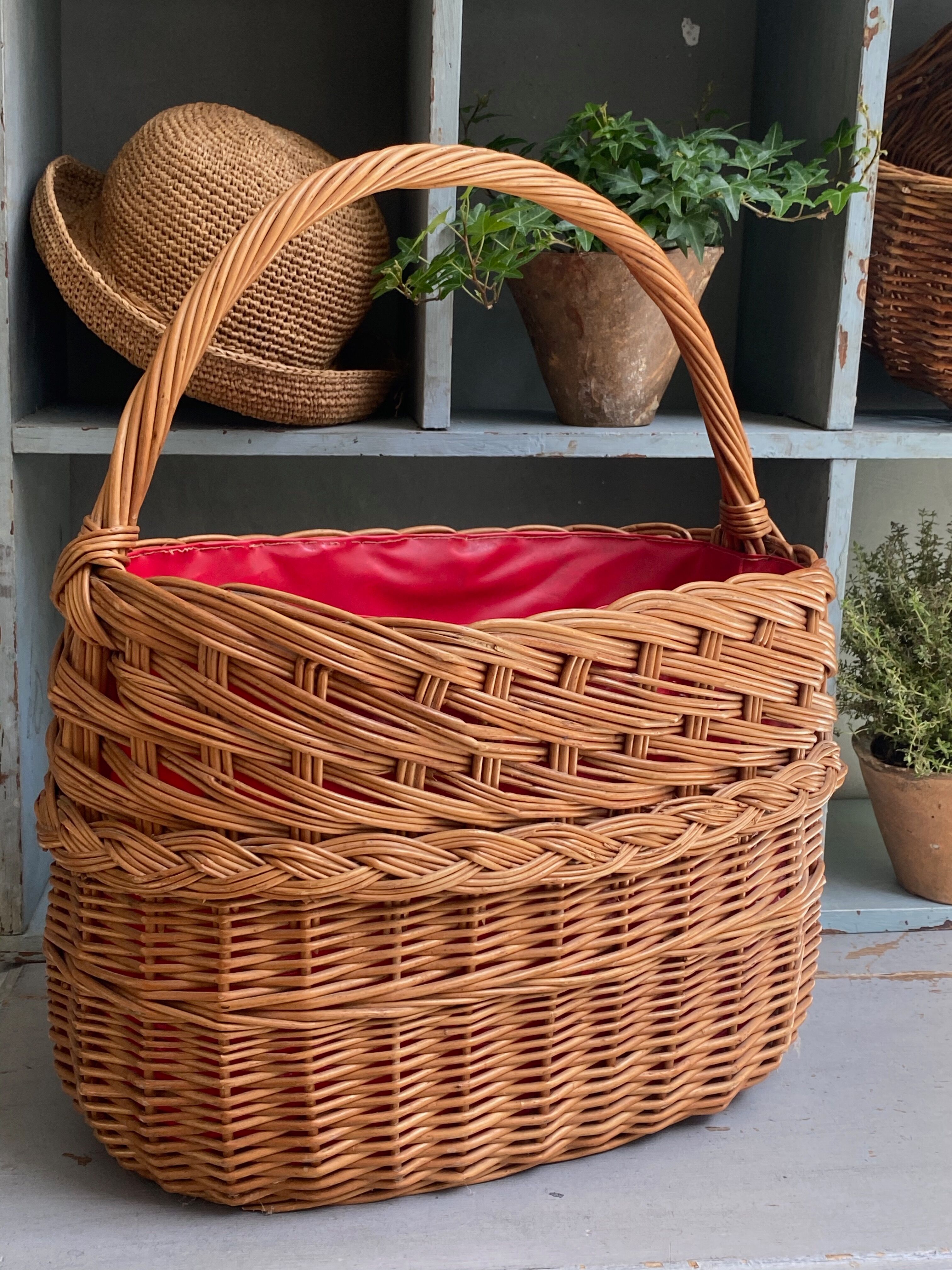 Wicker basket