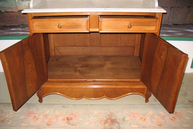 Toilet furniture Walnut early twentieth