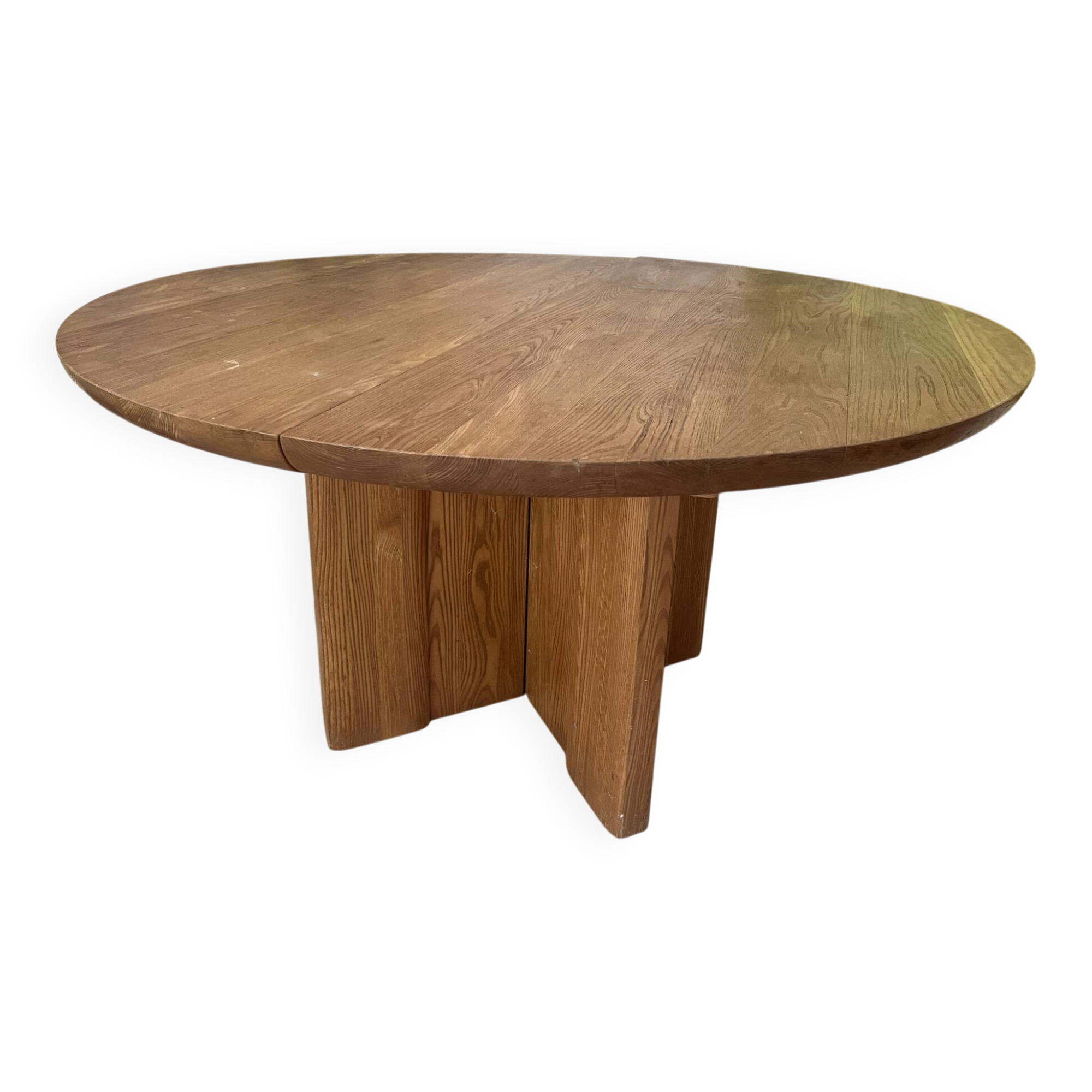 Round table made of solid oak